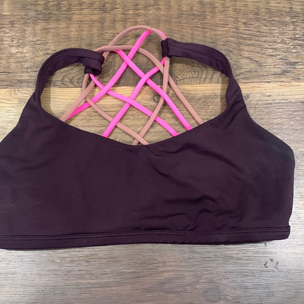 Lululemon sports bra